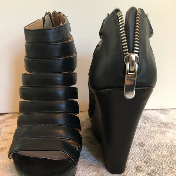 Chinese laundry black wedges - Picture 3 of 3